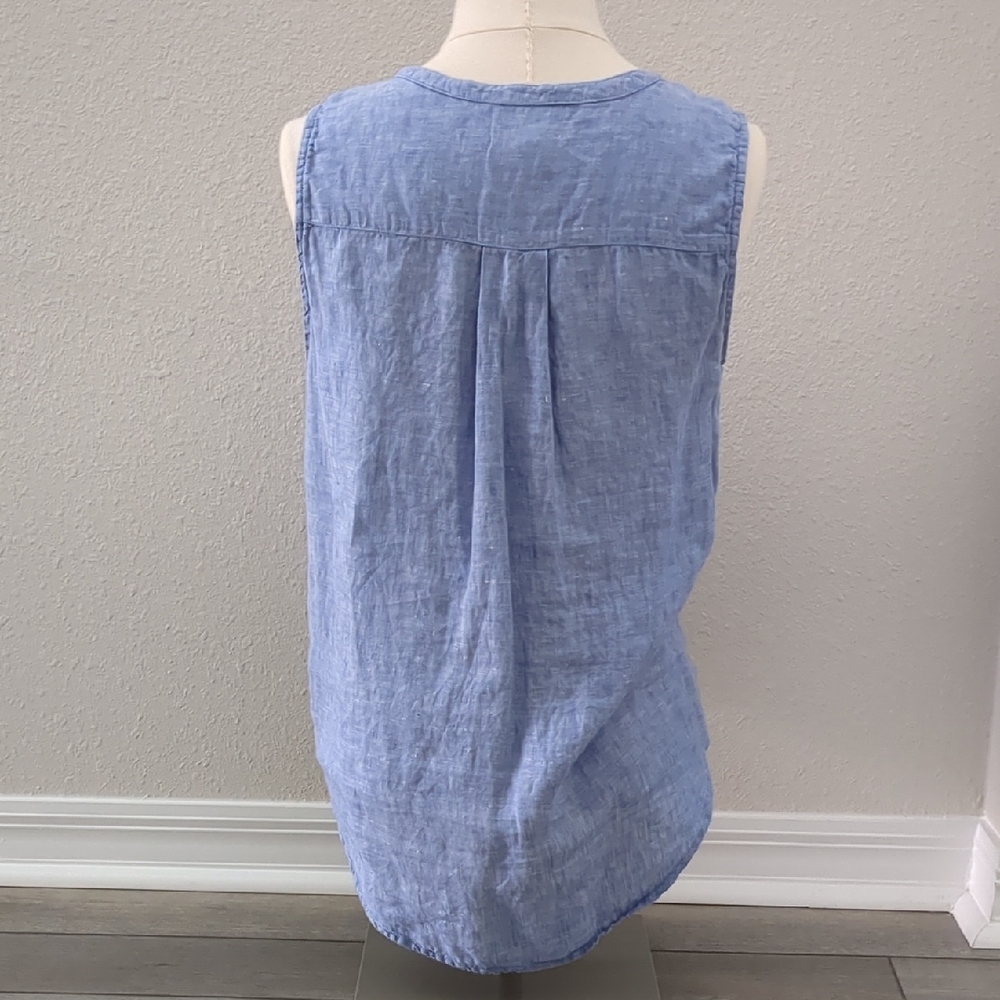 Christian Siriano Sky Blue Sleeveless Button-Down Top - Picture 3 of 5